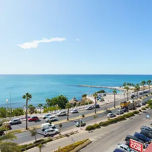 Apartamento Spacious Beachfront Flat With Sea Views And Private Indoor Parking, Benalmádena