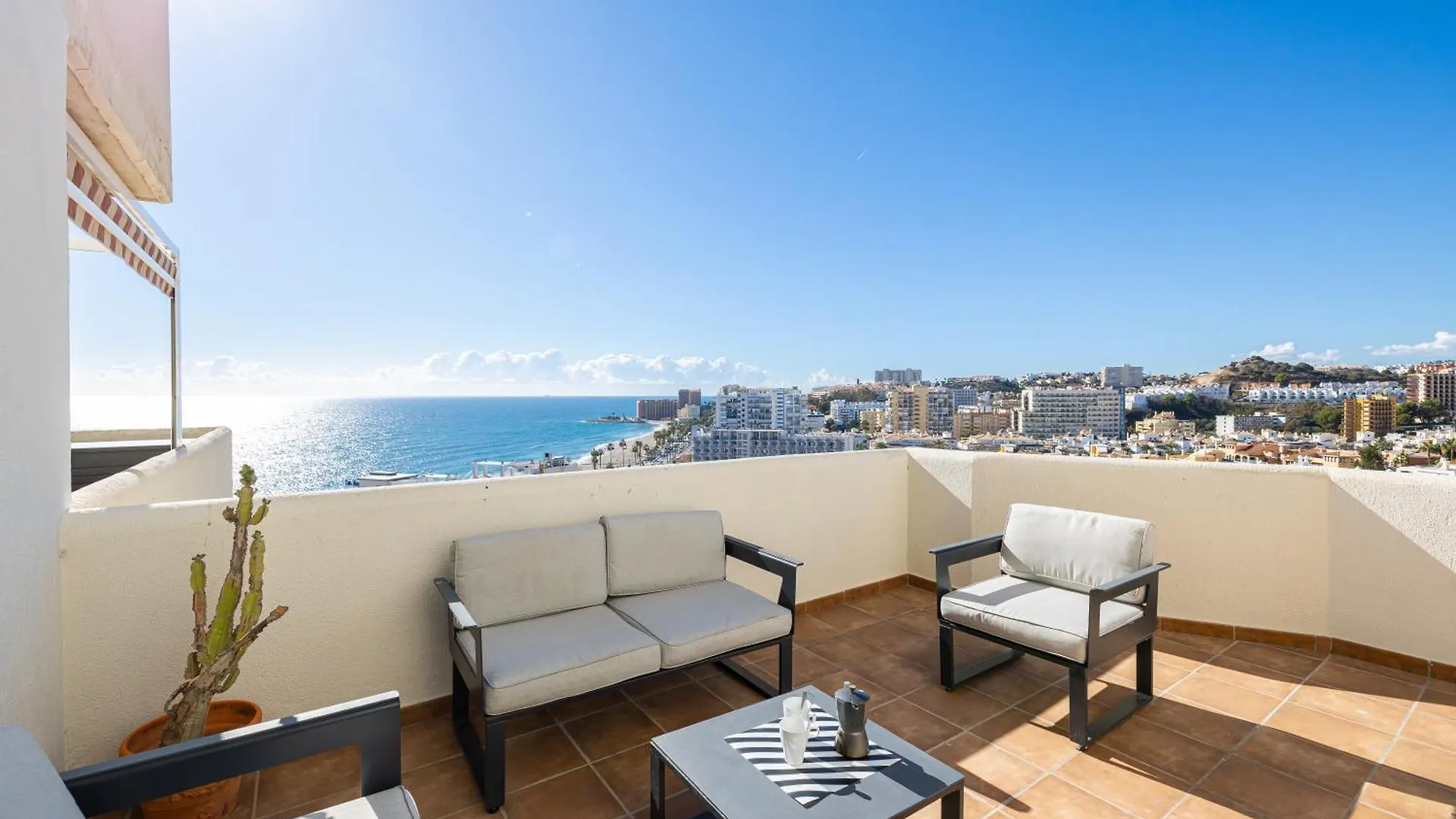 Holidays2Benal Beach Terraza Solarium location